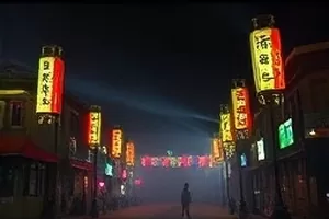 木匠的夏天幕后照：木工台刨花与手绘尺寸图纸